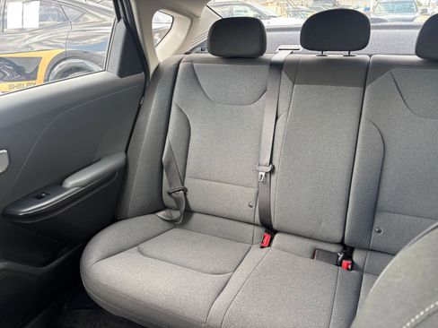 Used 2025 Kia K4 LXS image 38