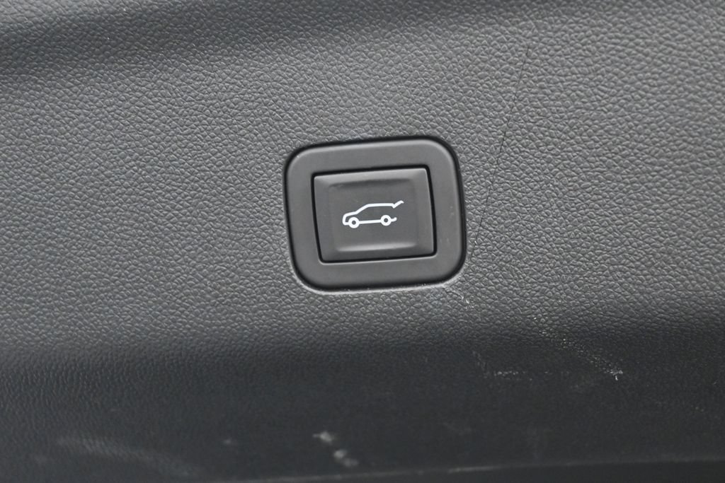 Used 2025 Chevrolet Tahoe Z71 AWD/4WD image 42