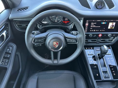 Certified 2025 Porsche Macan AWD/4WD image 15