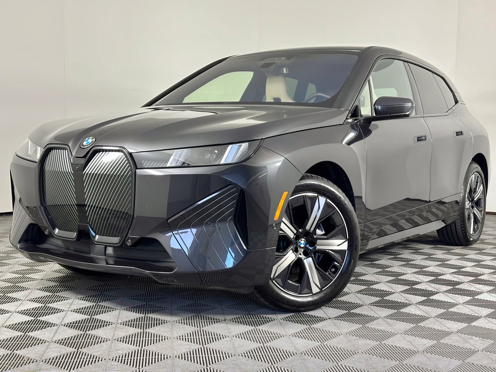 Used 2026 BMW iX xDrive45 AWD/4WD image 37