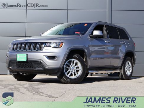 Used 2019 Jeep Grand Cherokee Laredo image 1