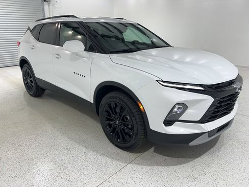 New 2026 Chevrolet Blazer LT w/ LPO, Black Sport Package image 7