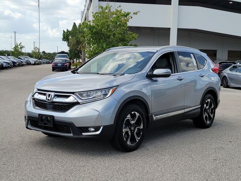 Used 2018 Honda CR-V Touring image 3