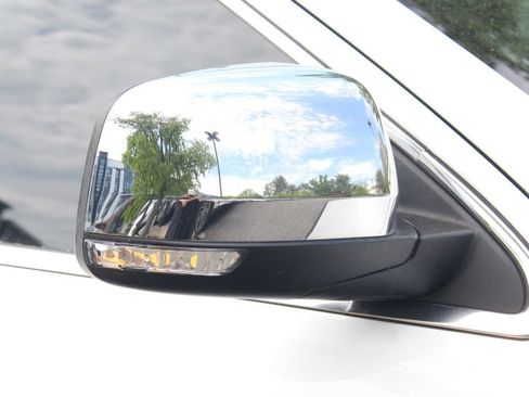 Used 2022 Jeep Grand Cherokee Limited AWD/4WD image 11