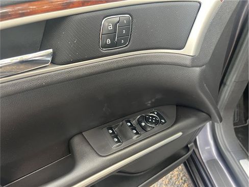 Used 2013 Lincoln MKZ FWD image 11