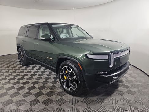 Used 2024 Rivian R1S Adventure image 7