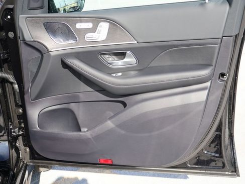 New 2026 Mercedes-Benz GLS 450 4MATIC image 11