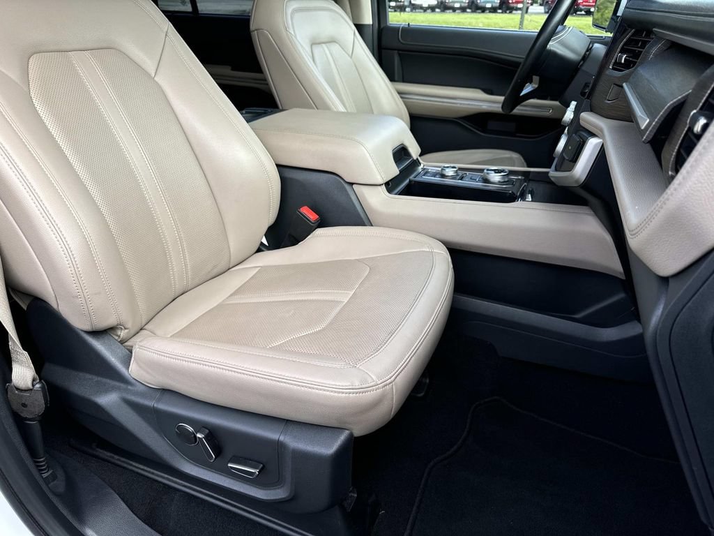 Used 2024 Ford Expedition Limited AWD/4WD image 29