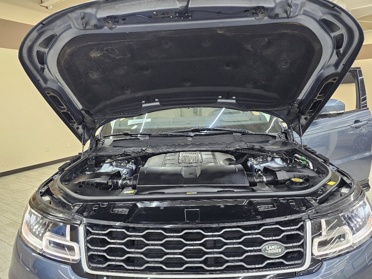 Used 2018 Land Rover Range Rover Sport HSE AWD/4WD image 46