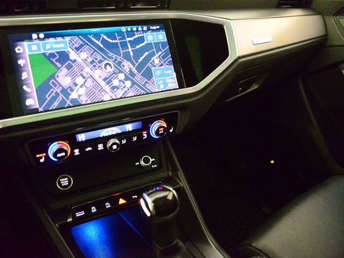 Used 2022 Audi Q3 2.0T Premium Plus w/ Premium Plus Package image 27