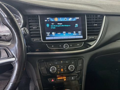 Used 2019 Buick Encore Essence FWD image 18
