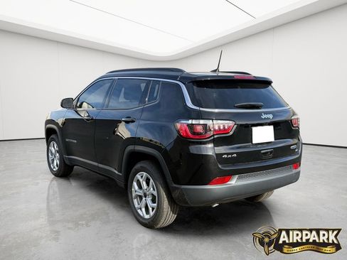 New 2026 Jeep Compass Latitude image 7