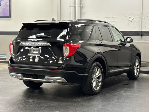 Used 2020 Ford Explorer XLT w/ Equipment Group 202A RWD image 15