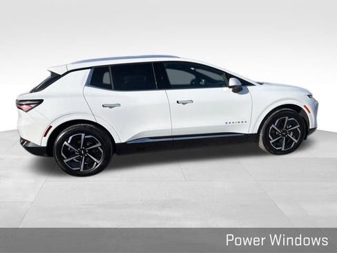 Used 2025 Chevrolet Equinox EV LT w/ Convenience Package image 18