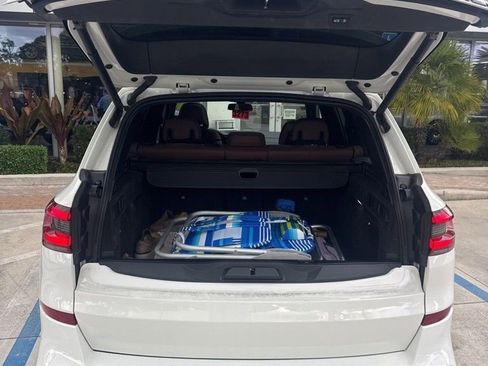 Used 2021 BMW X5 M50i w/ Executive Package image 10