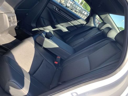 Used 2021 Honda Accord Sport image 10
