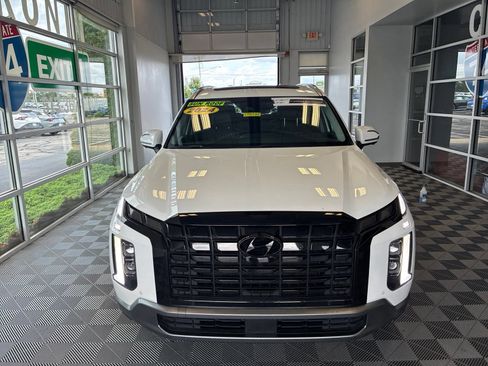 Used 2024 Hyundai Palisade Limited AWD/4WD image 2