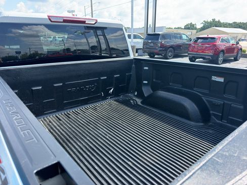 Used 2025 Chevrolet Silverado 1500 LT AWD/4WD image 5