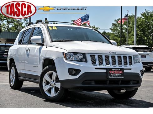 Used 2014 Jeep Compass Latitude AWD/4WD image 1