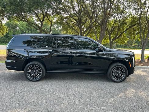 Certified 2025 Cadillac Escalade ESV Sport Platinum AWD/4WD image 5