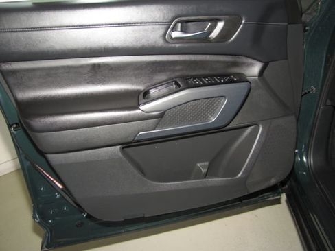 Used 2023 Nissan Pathfinder SL FWD image 10