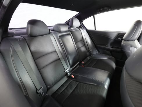 Used 2016 Honda Accord Sport image 20