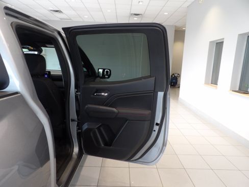 Used 2023 Chevrolet Colorado Z71 w/ Z71 Convenience Package 2 AWD/4WD image 18