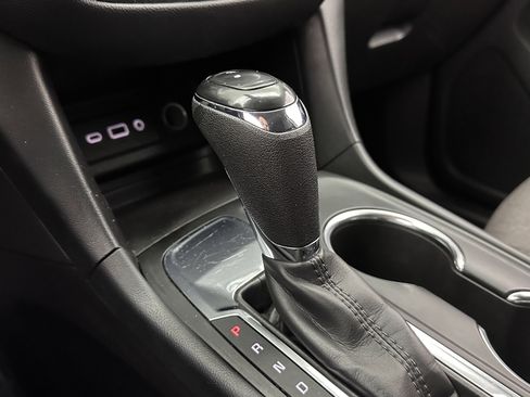 Used 2021 Chevrolet Equinox LT image 14