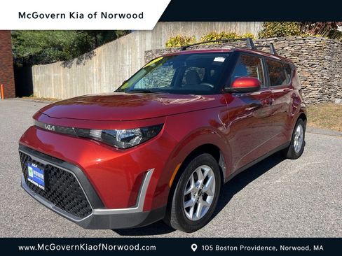 Used 2023 Kia Soul LX w/ LX Technology Package image 1