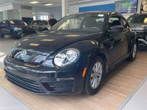 Used 2018 Volkswagen Beetle 2.0T S image 4