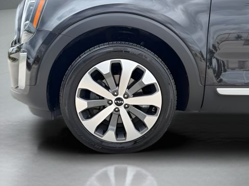 Used 2022 Kia Telluride S FWD image 33