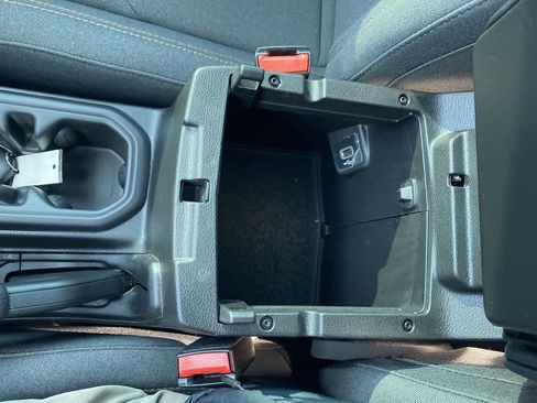 Used 2025 Jeep Wrangler Sport S image 20