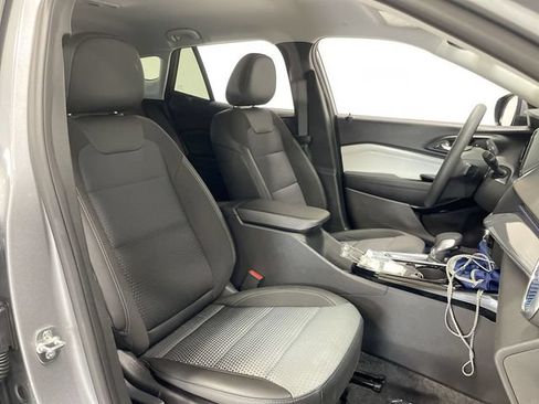 Used 2024 Chevrolet Trax LT FWD image 27