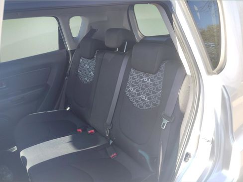 Used 2010 Kia Soul + image 14