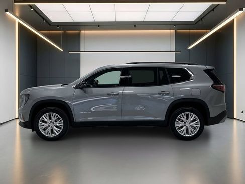Used 2024 GMC Acadia Elevation w/ Luxury Package FWD image 2