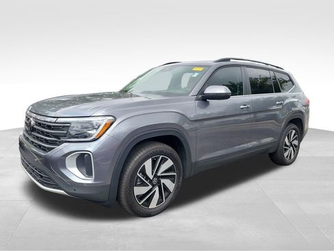 Used 2025 Volkswagen Atlas SE FWD image 8
