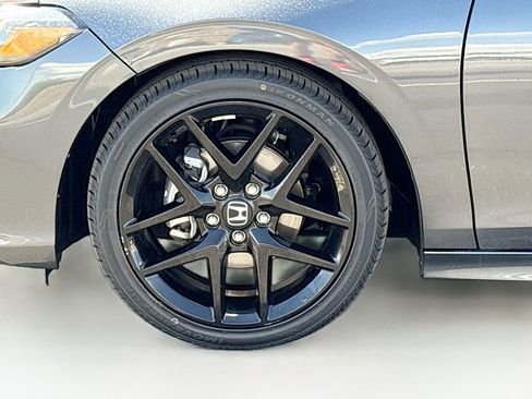 Used 2025 Honda Civic Sport image 29