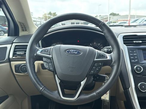 Used 2013 Ford Fusion SE image 19