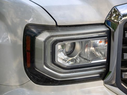 Used 2018 GMC Sierra 1500 2WD Regular Cab image 10