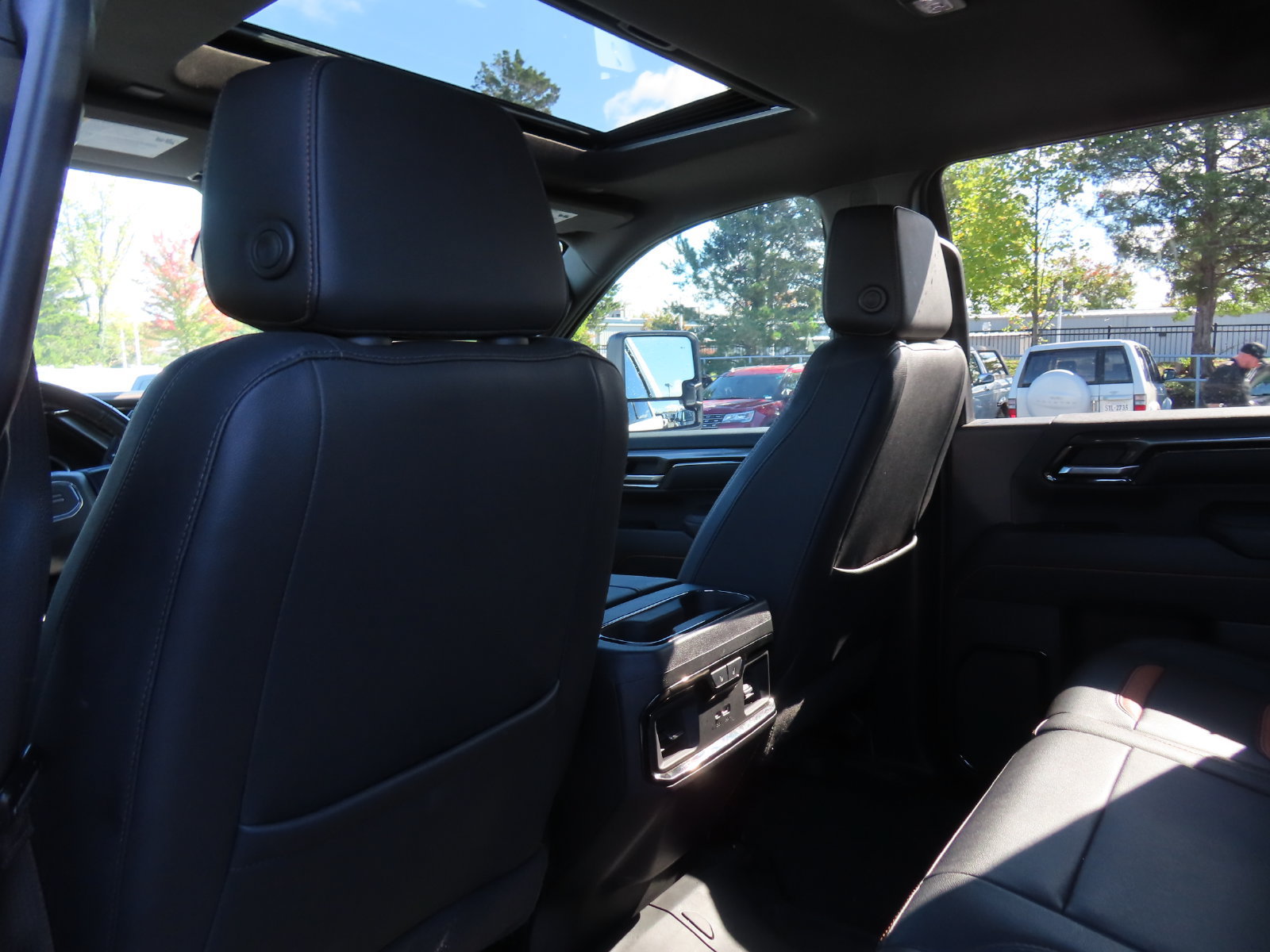 Used 2024 GMC Sierra 2500 AT4 w/ AT4 Premium Plus Package AWD/4WD image 35