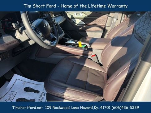 Used 2025 Ford Explorer Platinum w/ LUX Leather Package image 11