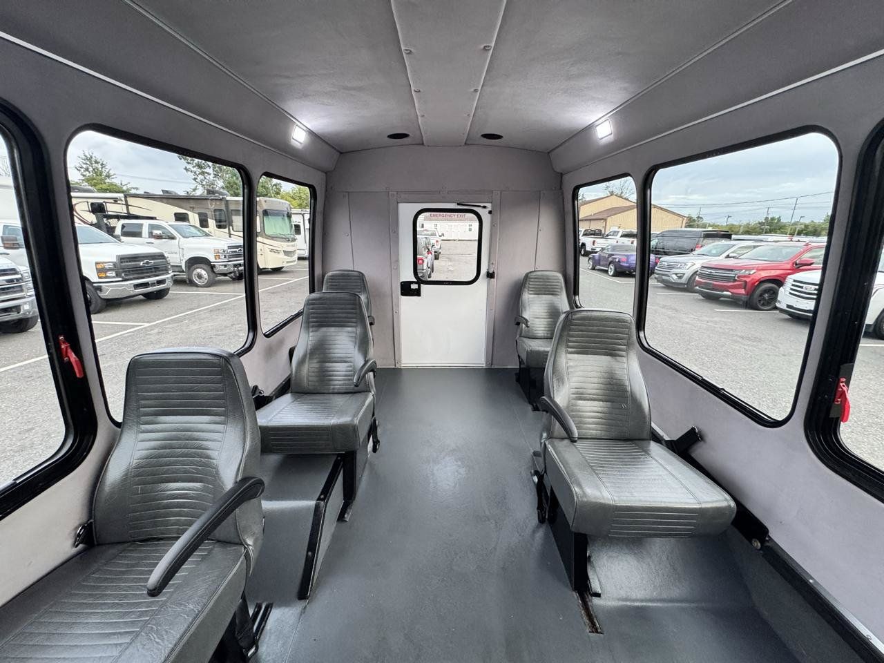 Used 2020 Chevrolet Express 3500 w/ Shuttle Bus Package RWD image 16