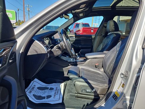 Used 2019 BMW X3 xDrive30i w/ Premium Package image 5