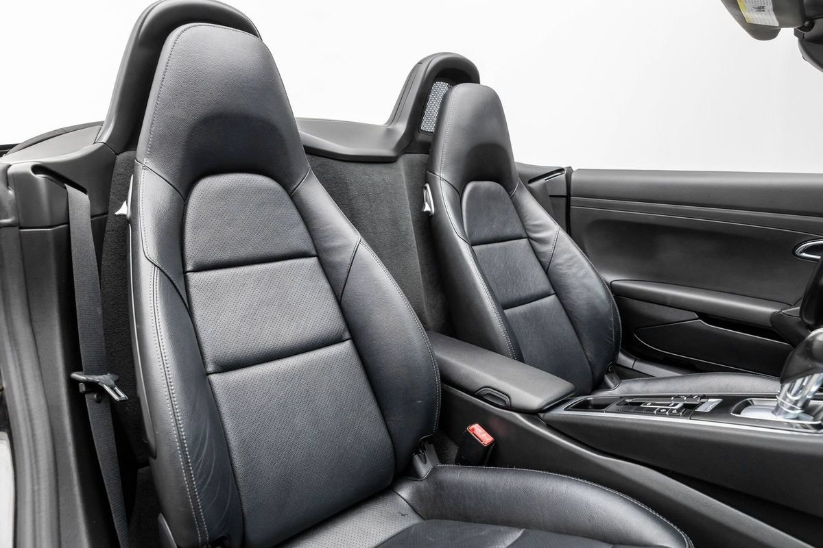Used 2014 Porsche Boxster RWD image 17