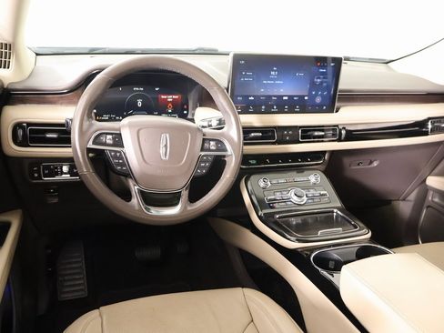 Certified 2022 Lincoln Nautilus Reserve image 2