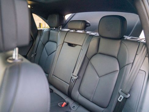 New 2026 Porsche Macan image 24