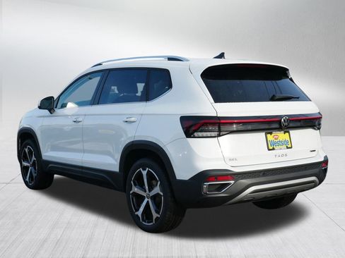New 2026 Volkswagen Taos SEL image 2
