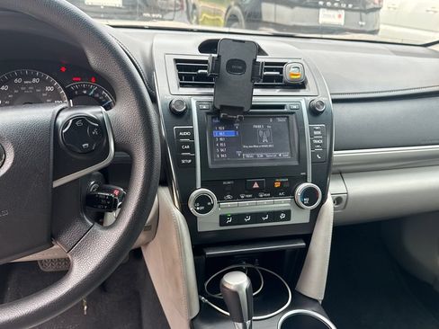 Used 2014 Toyota Camry LE FWD image 9