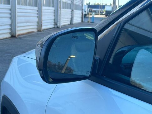 Used 2024 Jeep Compass Limited image 15