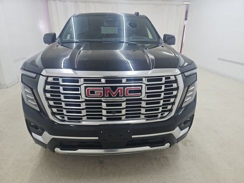 Used 2025 GMC Yukon Denali AWD/4WD image 15